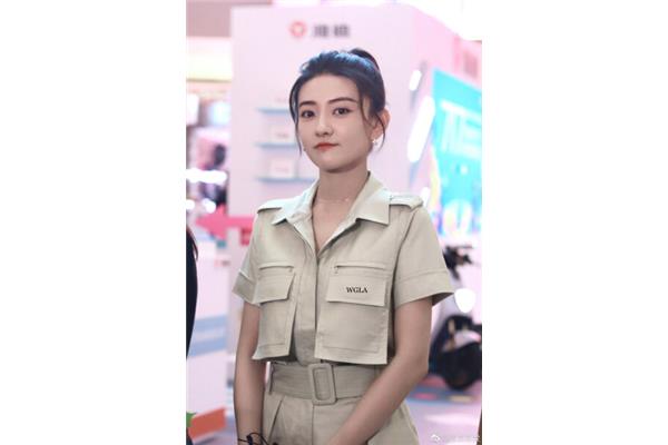 串的形近字