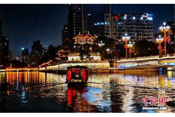 锦江春色来天地