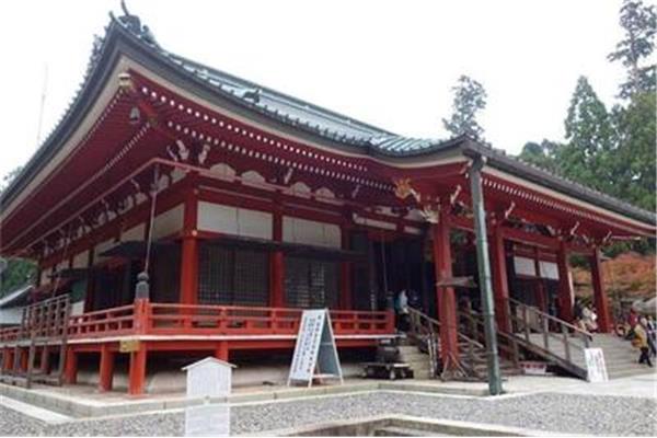 逃出日本庄园