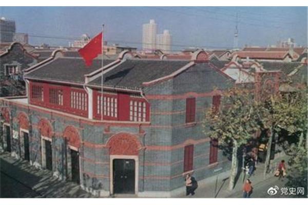 一大代表在嘉兴什么地方完成会议