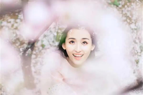 笑颜如花笑靥如花