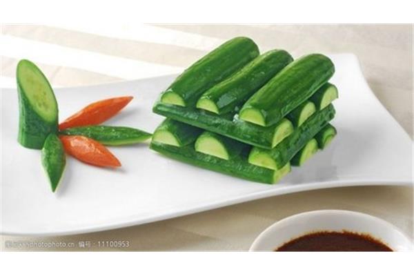 凉拌小黄瓜