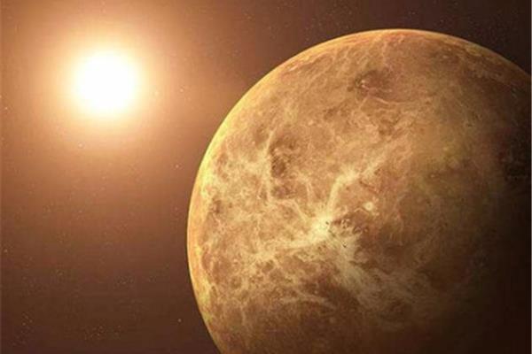 月亮旁边的星星