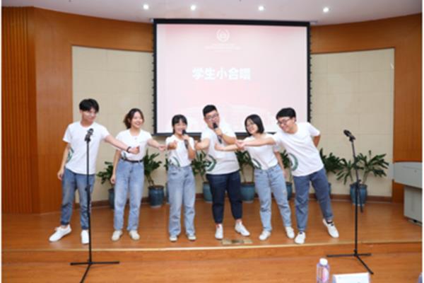 表示笑声的词语