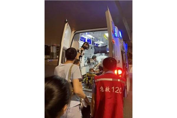 女护士的安慰