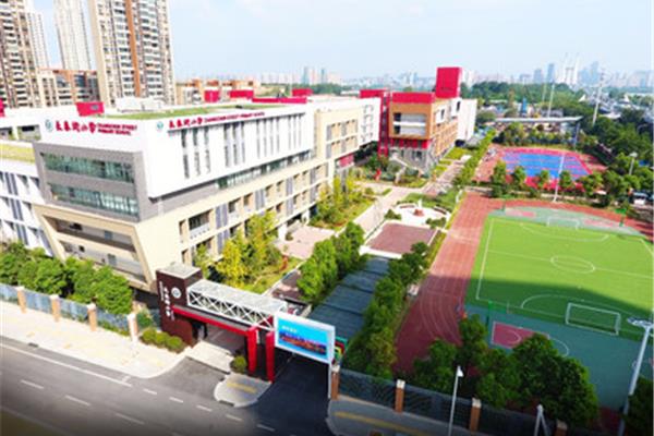 长春街小学