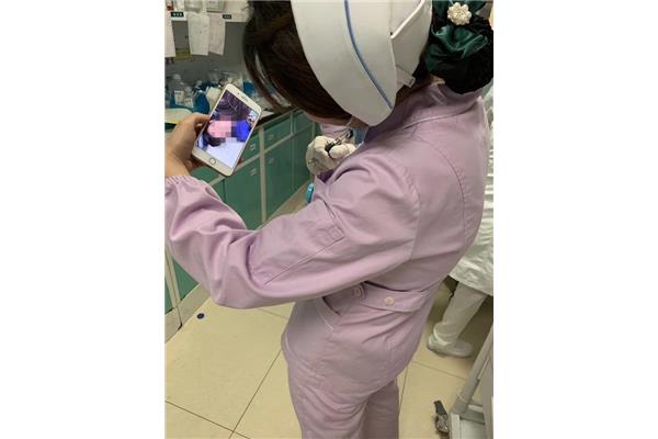 特别治疗的女护士