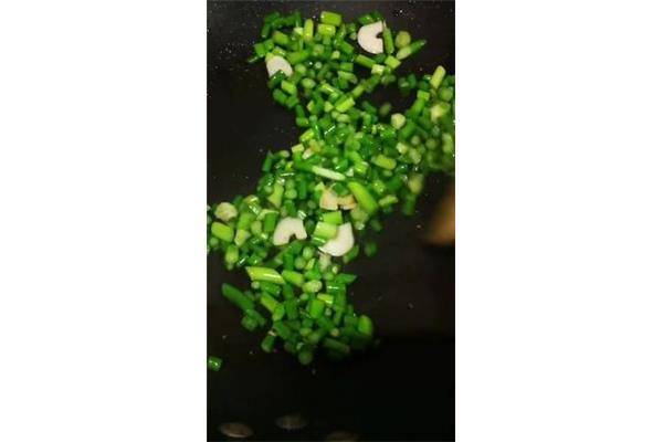 蒜苔回奶吗
